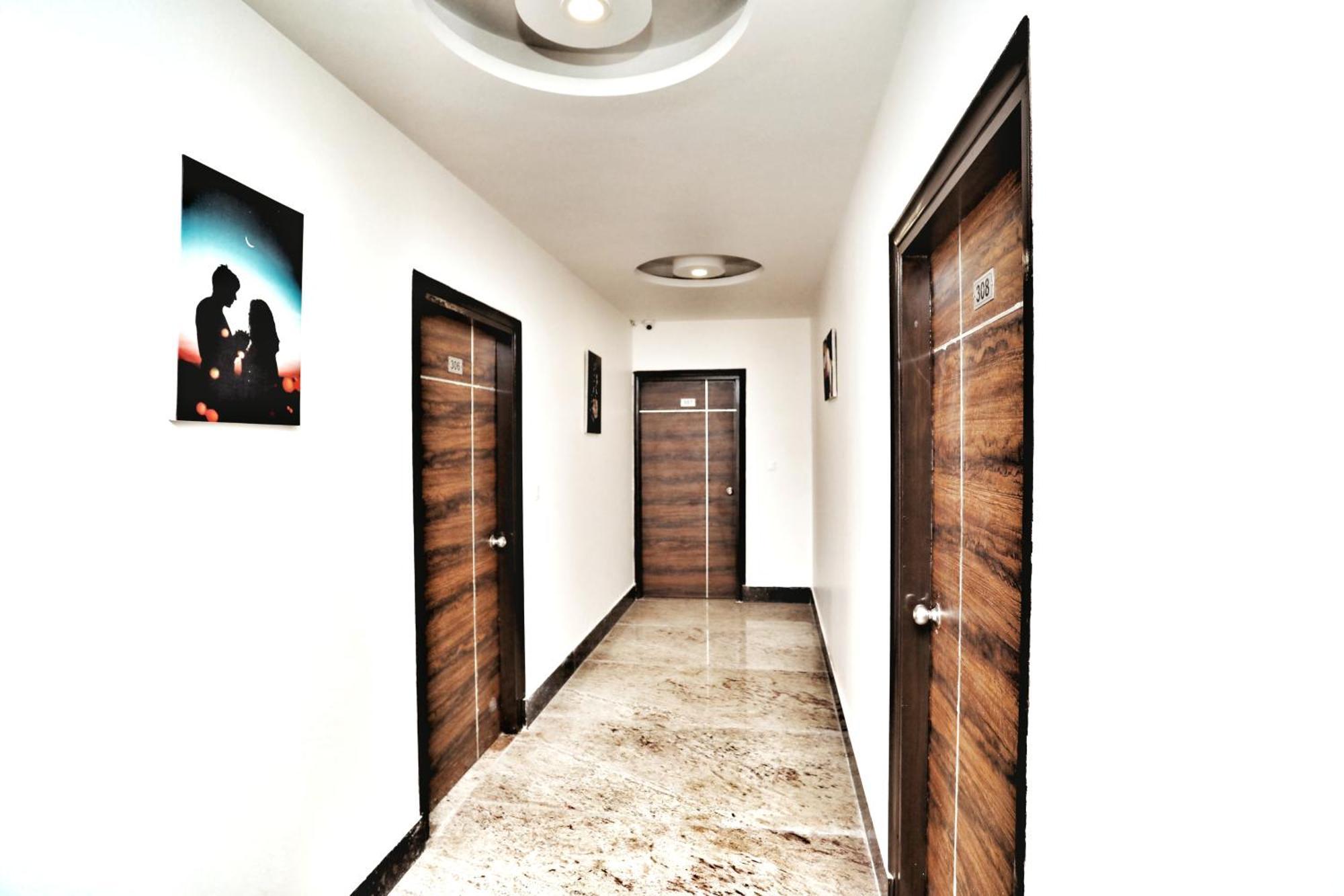 ניו דלהי Airport Hotel Delhi Aerocity, 15 Mins Yashobhoomi מראה חיצוני תמונה